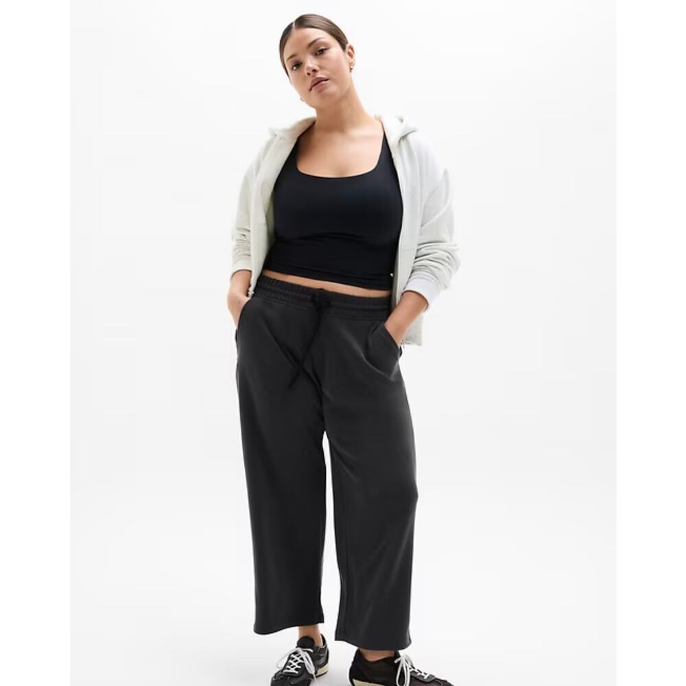 Athleta Seasoft Mid Rise Straight Crop